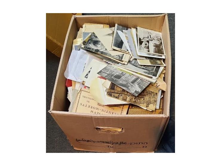 Large collection of postcards to include greeting cards, examples of local interest, and PHQ cards A collection with a large 